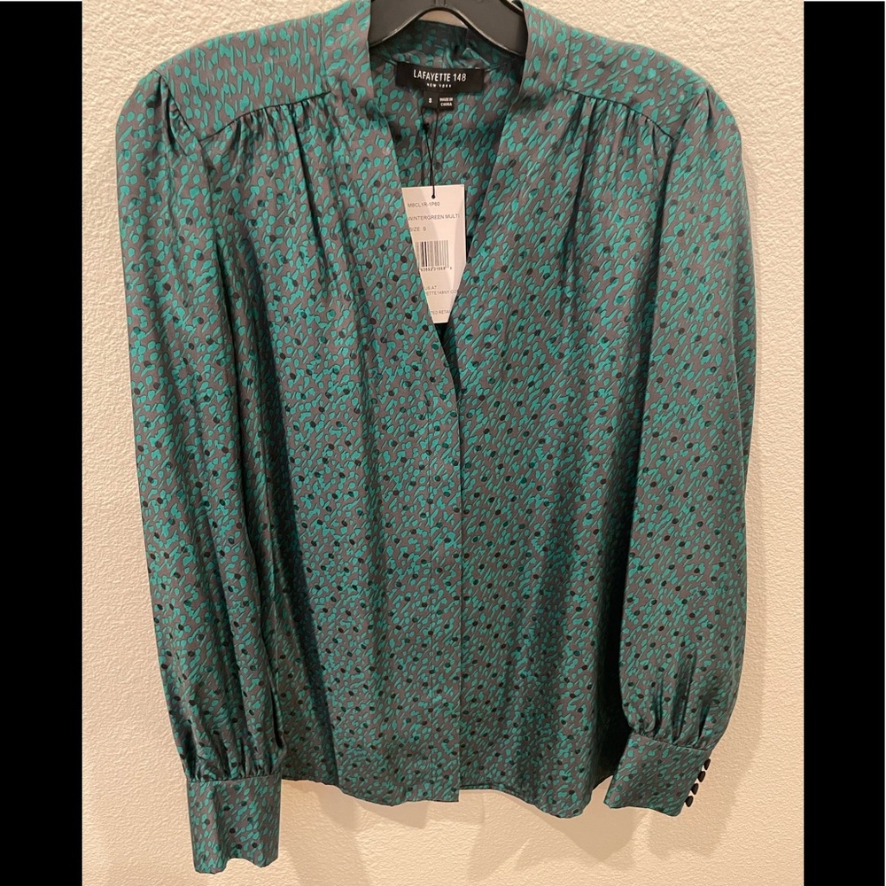 Lafayette 148 New York silk blouse in wintergreen. Size small